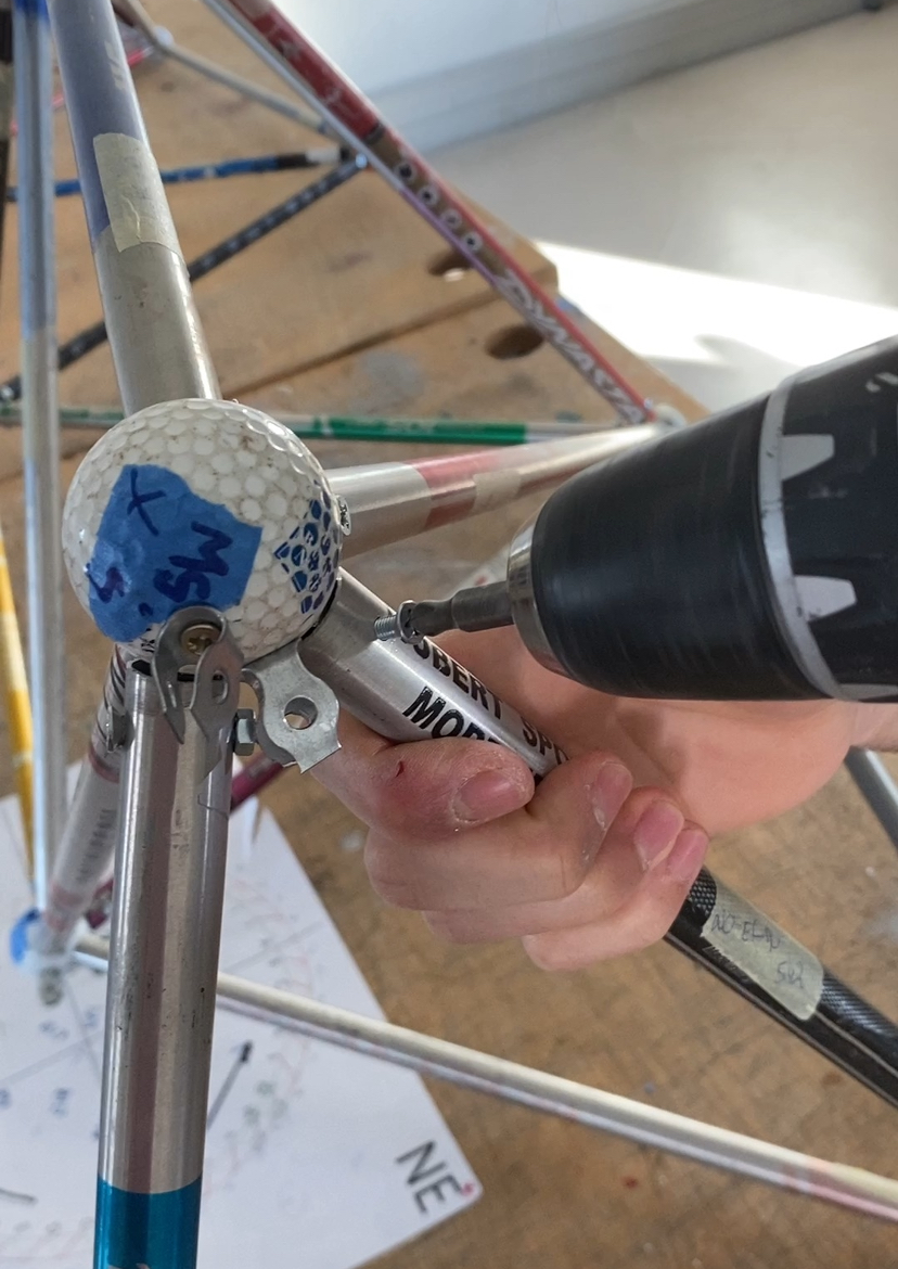 Assemlage barre-nœud en atelier